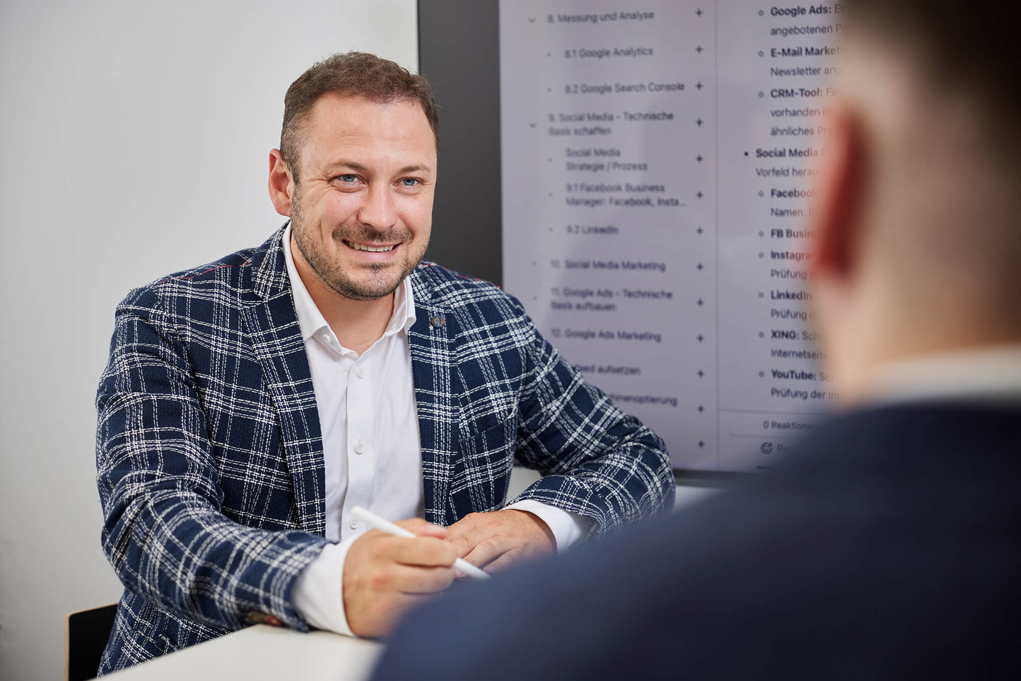 Wohlleb Consulting GmbH - Digitales Reputationsmanagement mit Nico und Simon Wohlleb